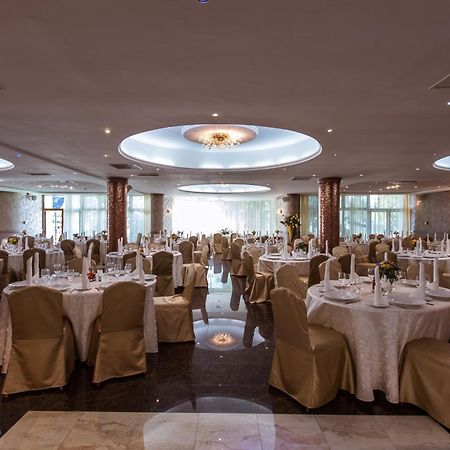 Hotel International Băile Felix Екстериор снимка