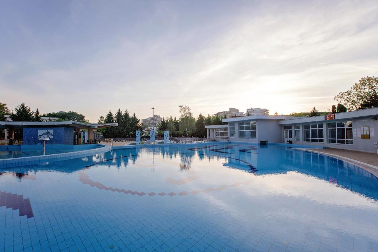 Hotel International Băile Felix Екстериор снимка