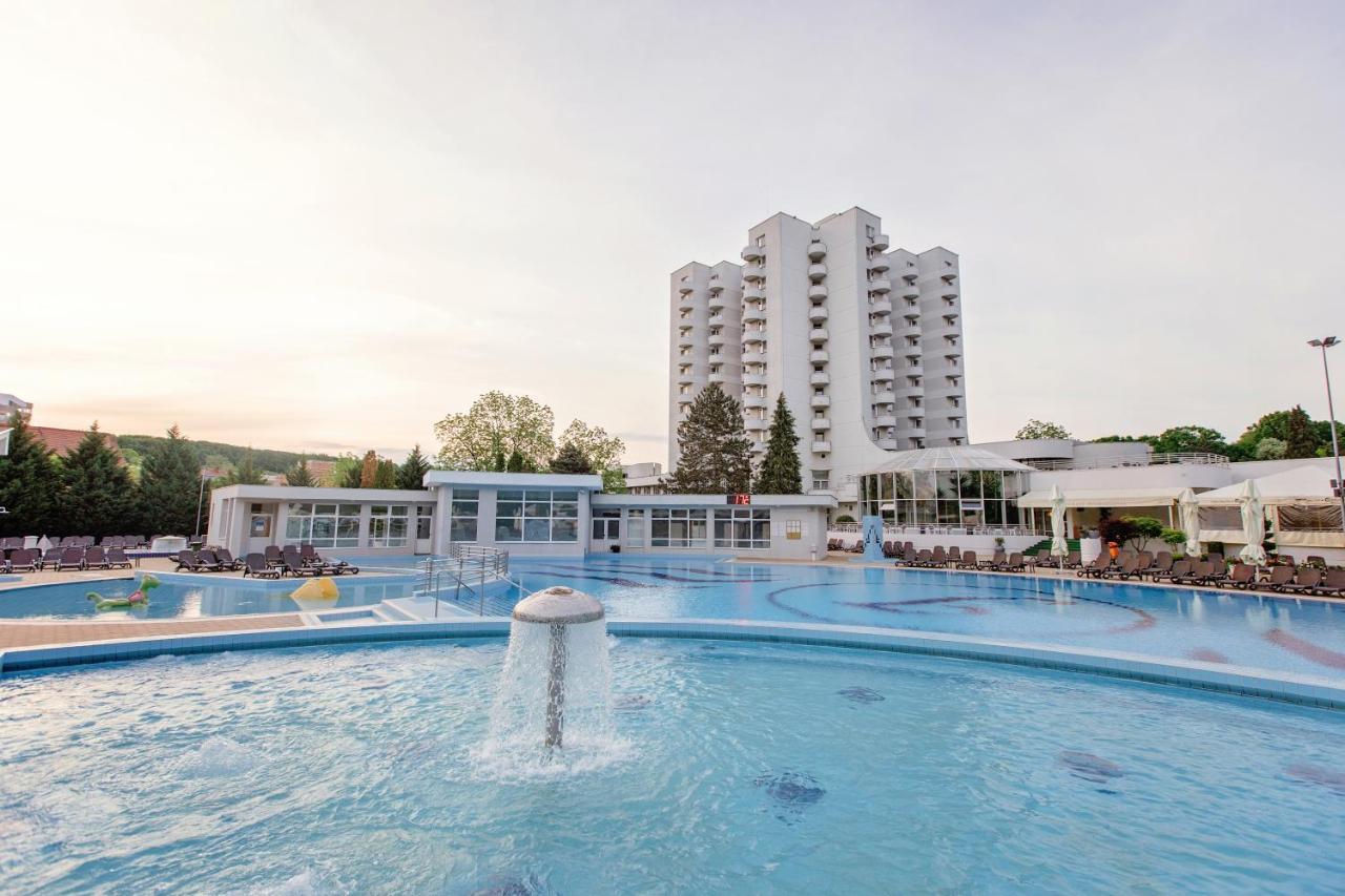 Hotel International Băile Felix Екстериор снимка