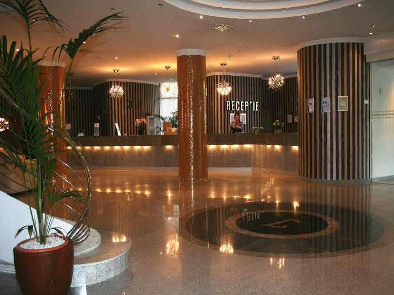 Hotel International Băile Felix Екстериор снимка