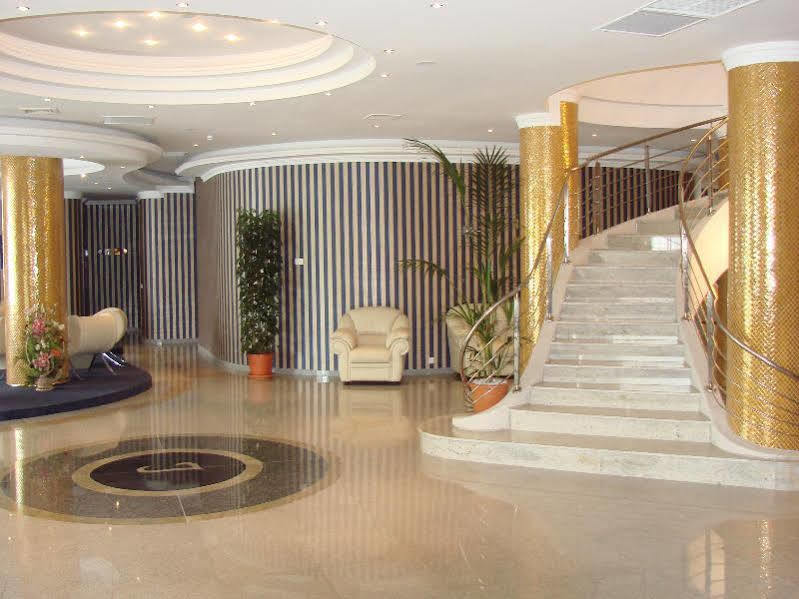 Hotel International Băile Felix Екстериор снимка