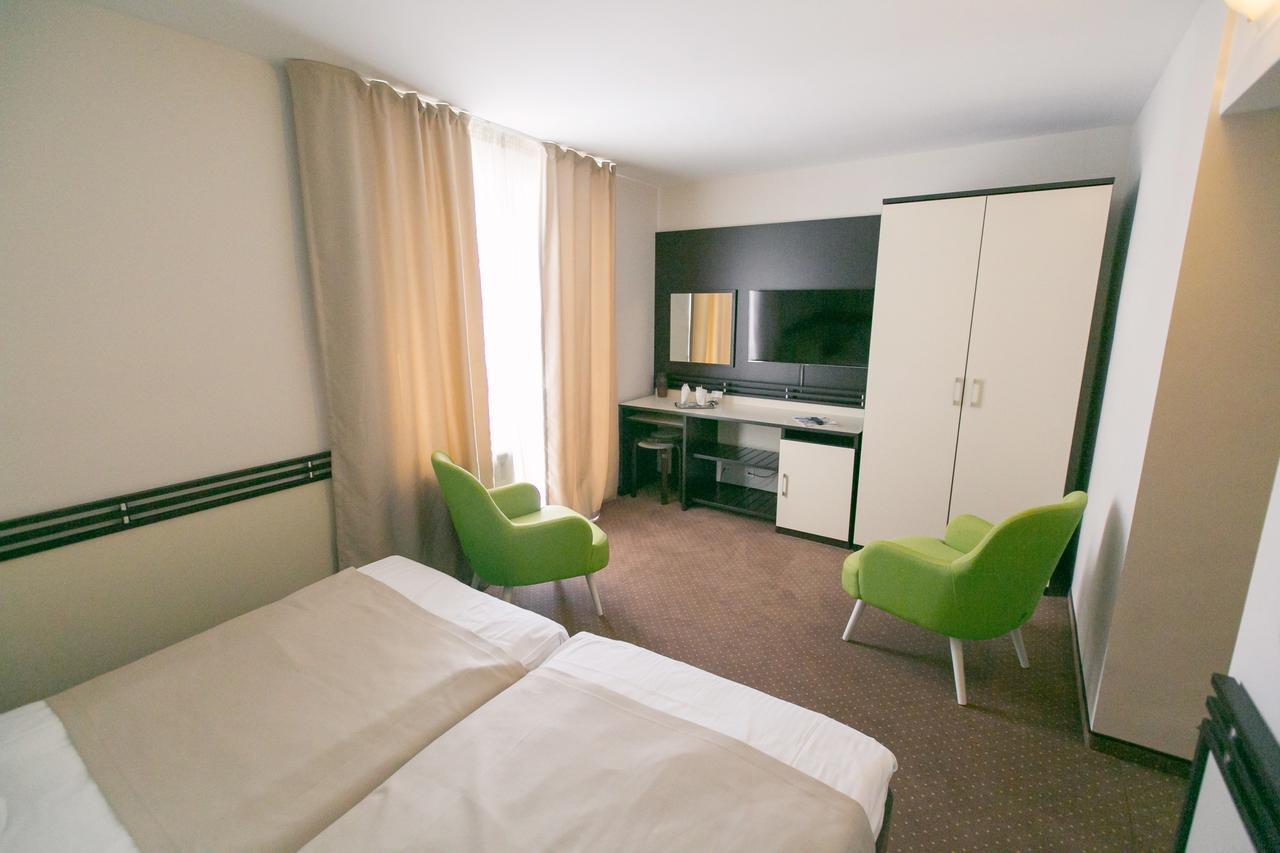Hotel International Băile Felix Екстериор снимка