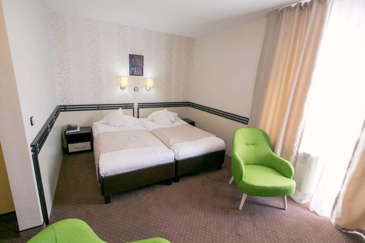 Hotel International Băile Felix Екстериор снимка