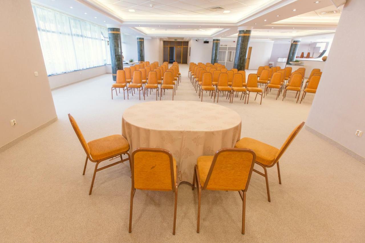 Hotel International Băile Felix Екстериор снимка