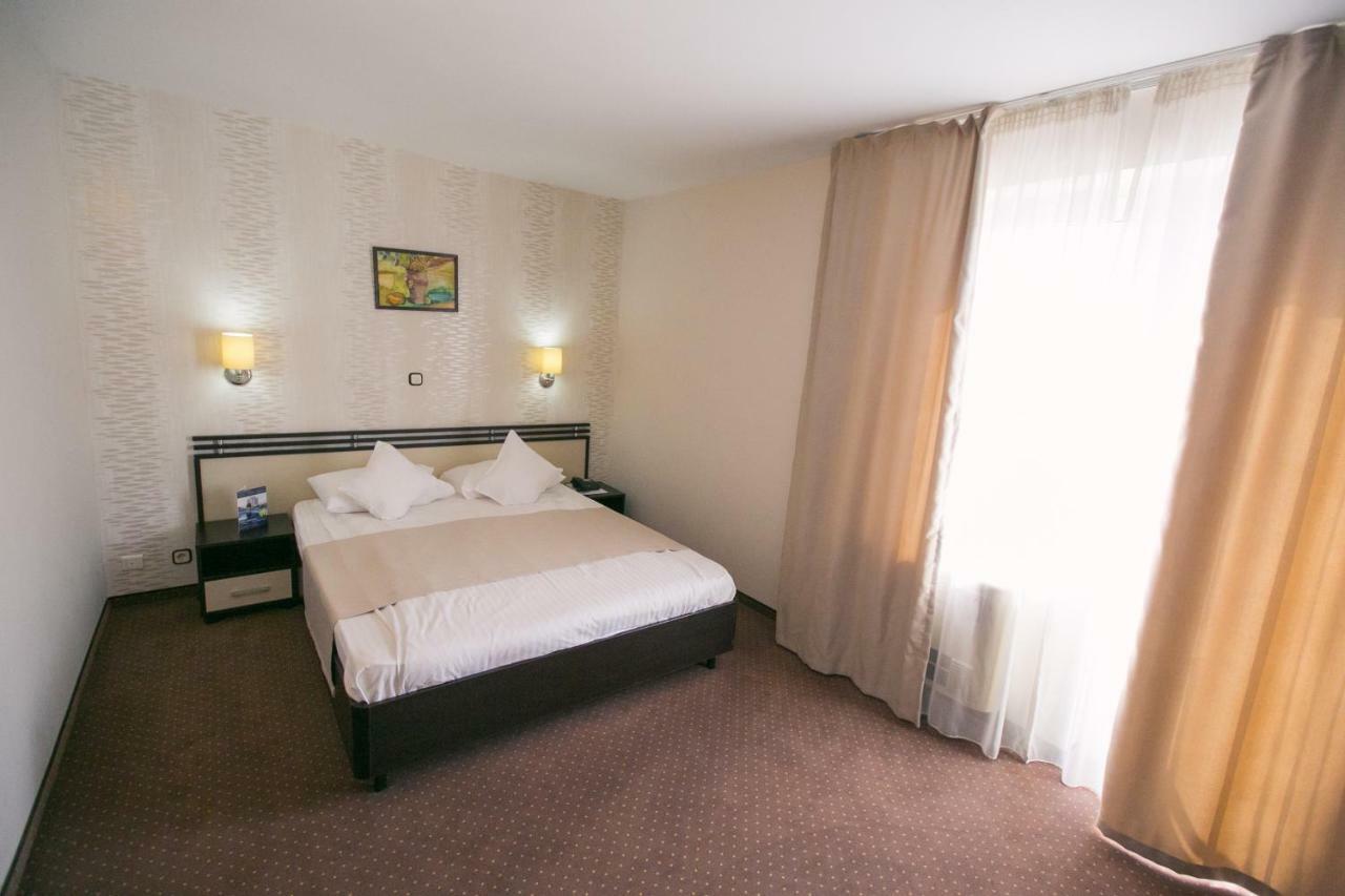 Hotel International Băile Felix Екстериор снимка