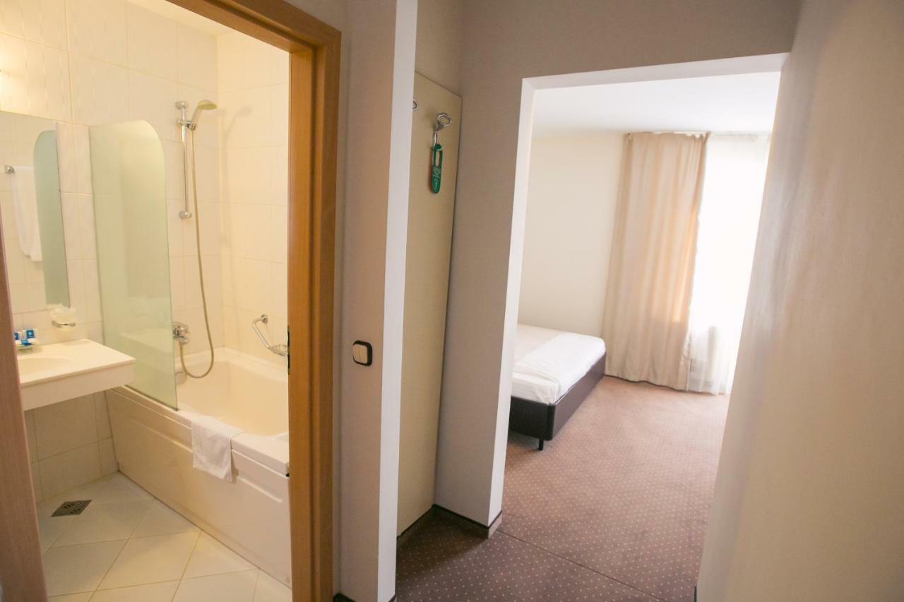 Hotel International Băile Felix Екстериор снимка