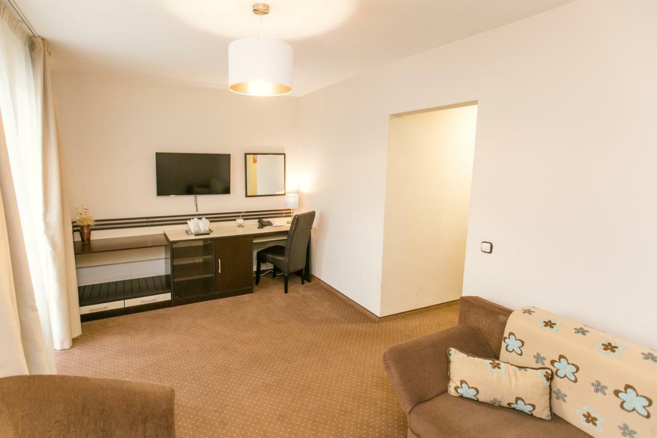 Hotel International Băile Felix Екстериор снимка